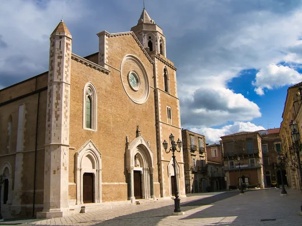 La Cattedrale di Santa Maria Assunta di Lucera, con il campanile