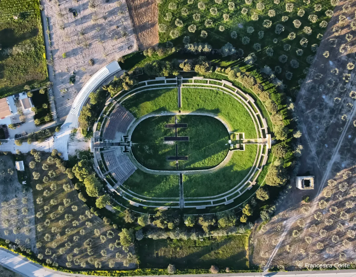 L'amphithéâtre romain de Lucera vu d'en haut
